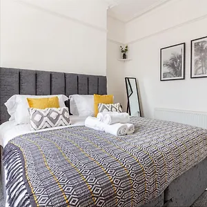 https://cheltenham-city-centre-1-bedroom-apartment.tophotelsbath.com